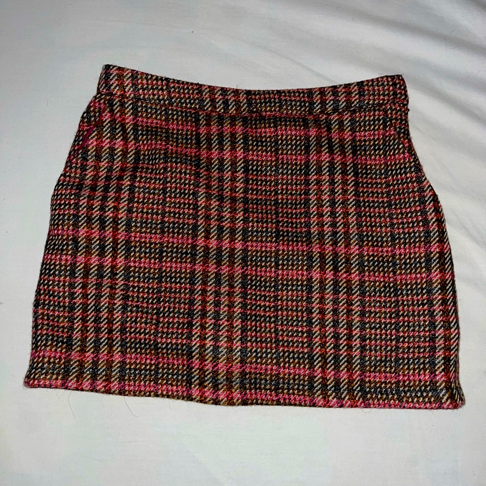Pink plaid tweed mini skirt with pockets